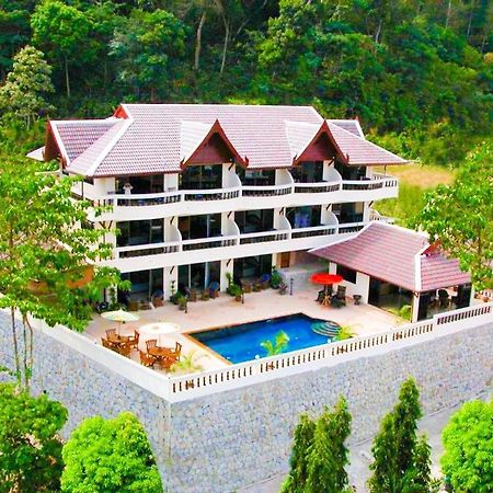 Aksarai Hotel Patong Buitenkant foto