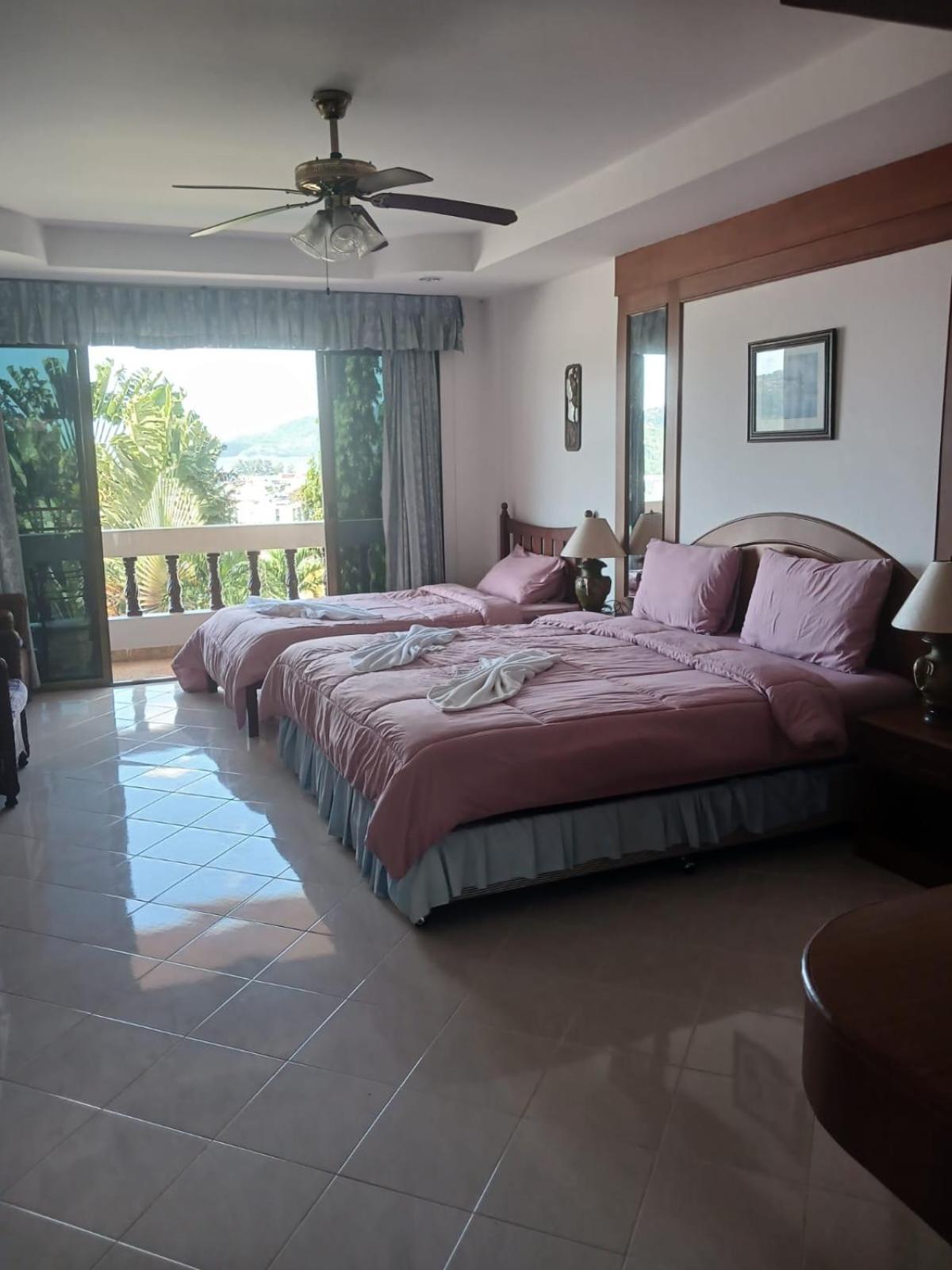 Aksarai Hotel Patong Buitenkant foto