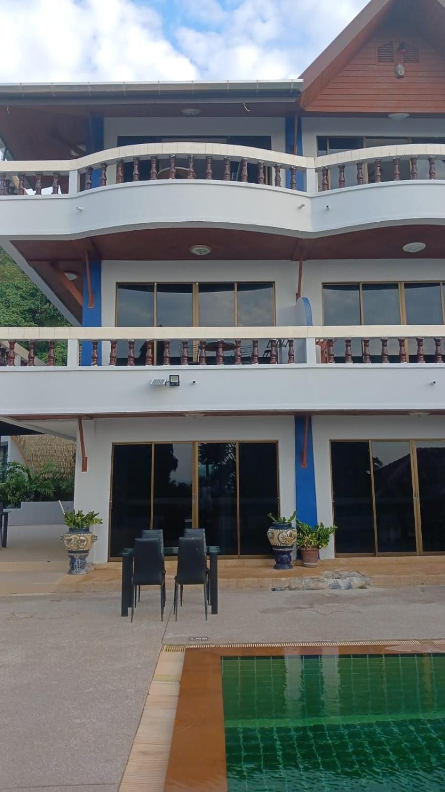 Aksarai Hotel Patong Buitenkant foto
