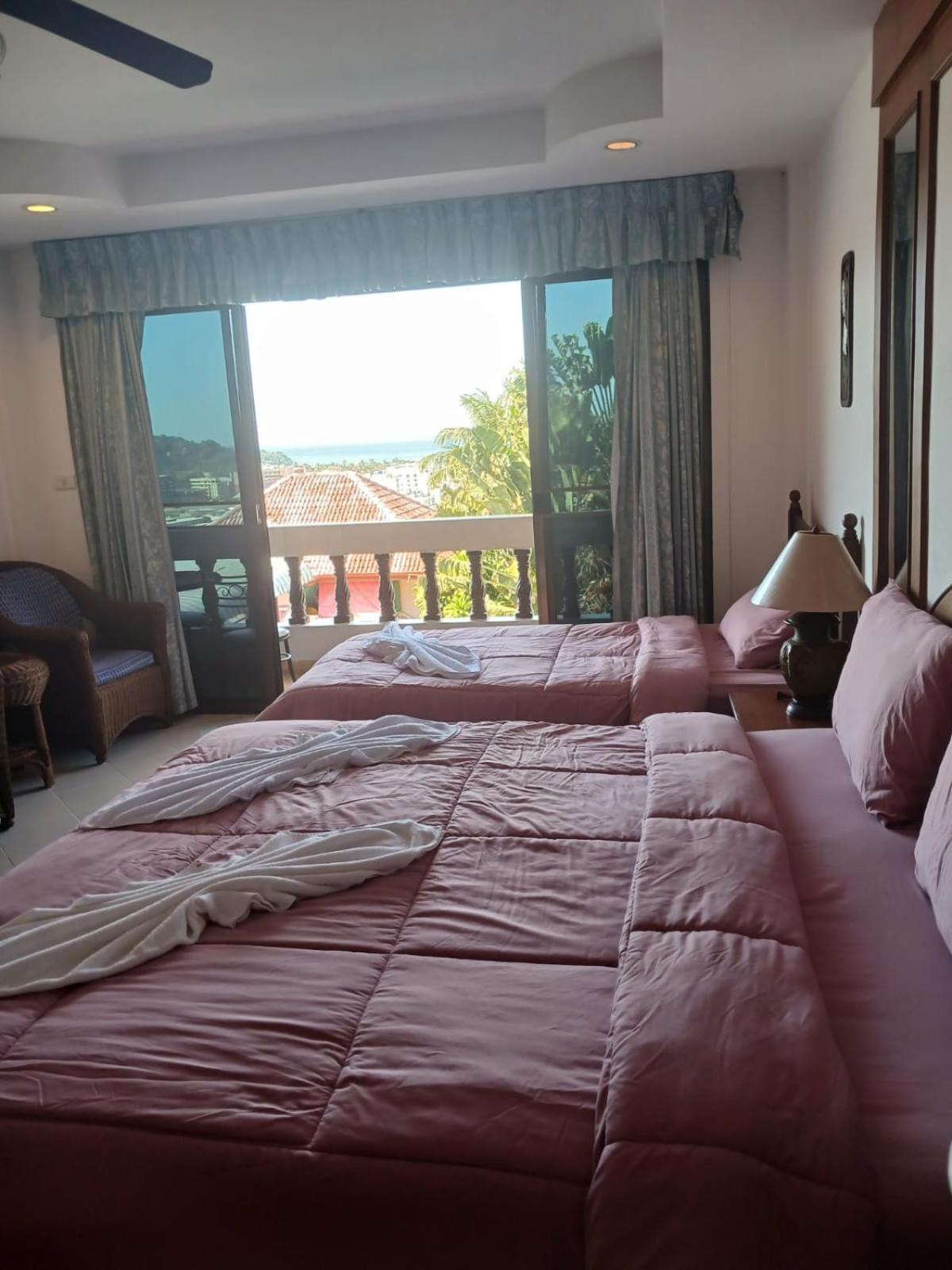 Aksarai Hotel Patong Buitenkant foto