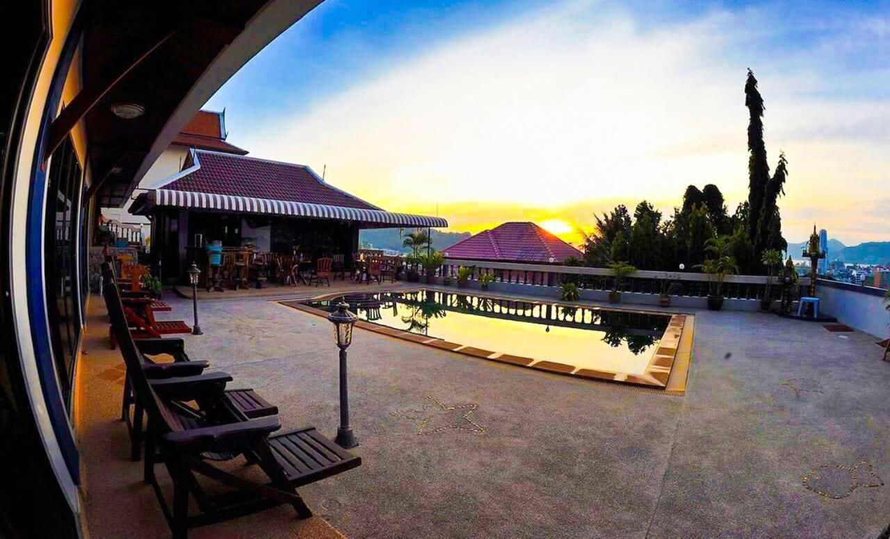 Aksarai Hotel Patong Buitenkant foto