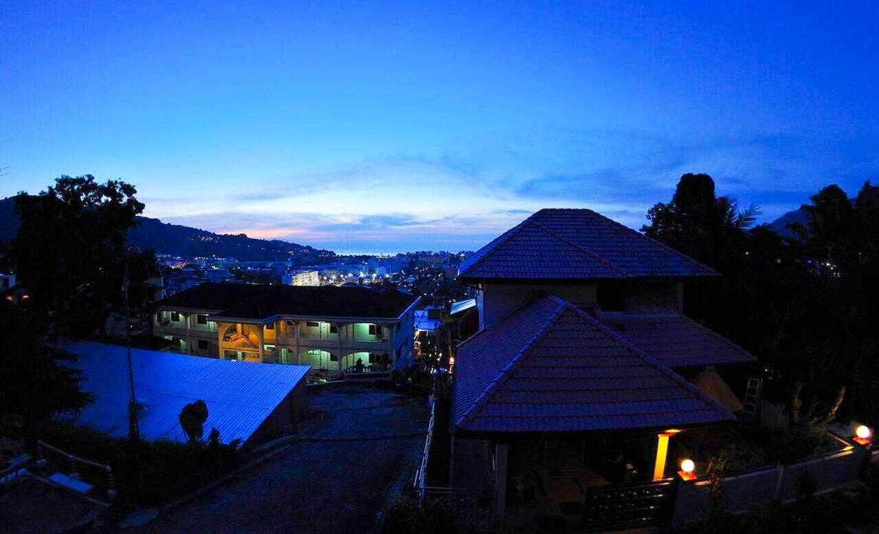 Aksarai Hotel Patong Buitenkant foto