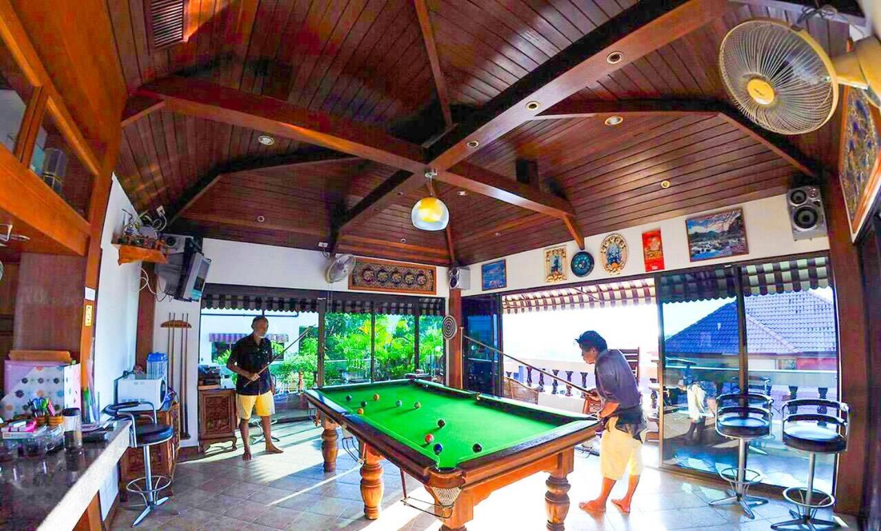 Aksarai Hotel Patong Buitenkant foto