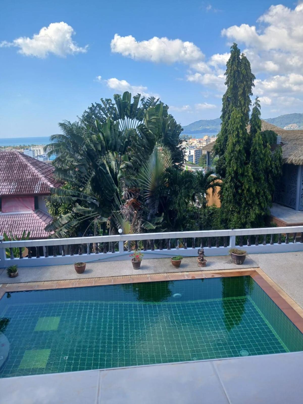 Aksarai Hotel Patong Buitenkant foto